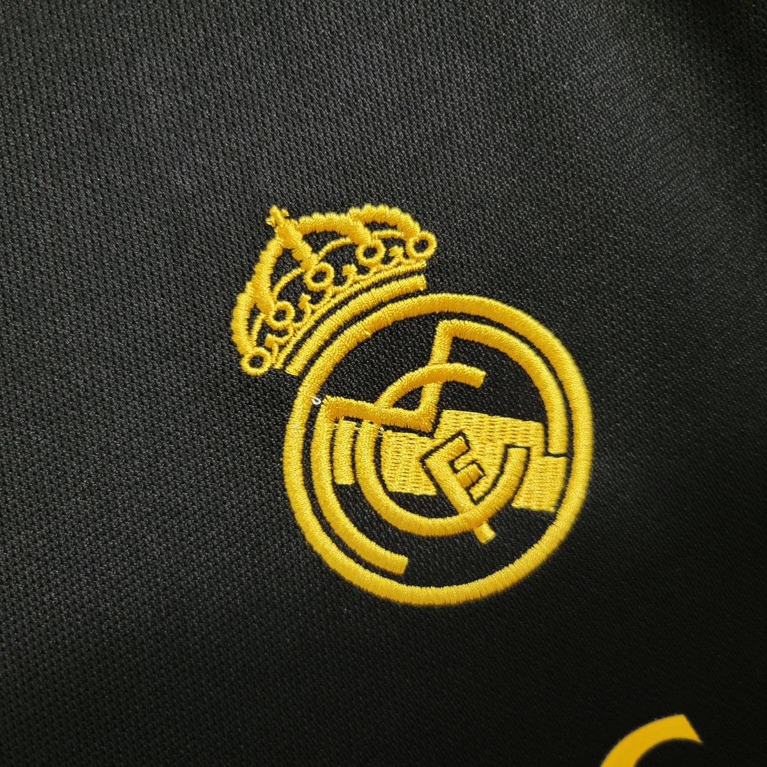 ENTREGA INMEDIATA REAL MADRID TERCERA 2023/24 VERSION FAN