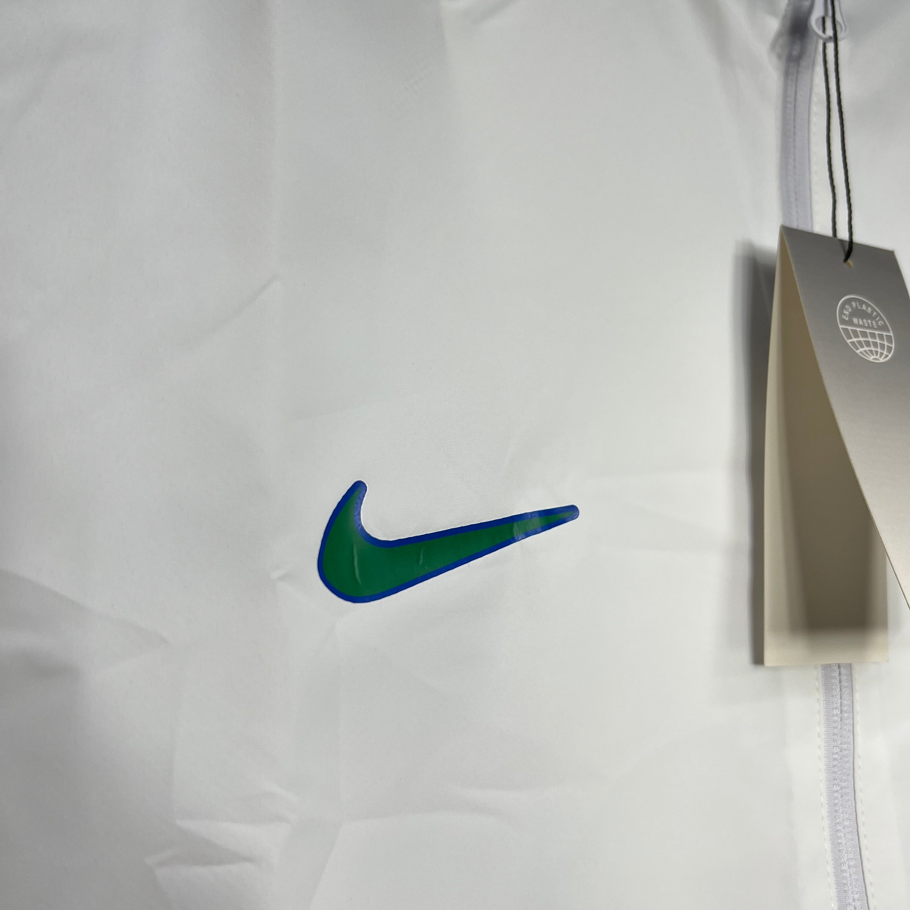 BAJO ENCARGO BRASIL CORTAVIENTOS RETRO 1994 BLANCA