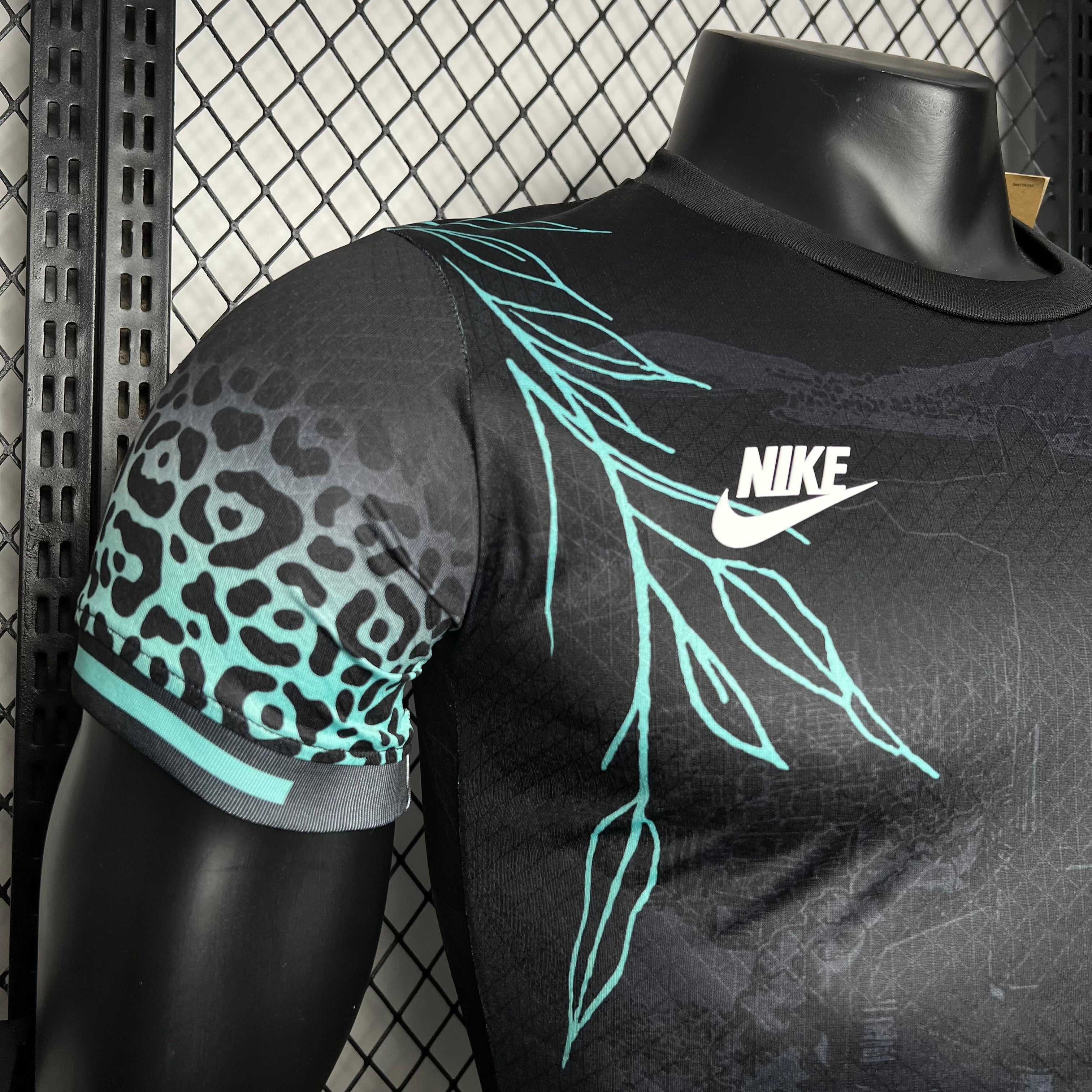 BAJO ENCARGO BRASIL EDICIÓN ESPECIAL NEGRA 2024 VERSIÓN JUGADOR