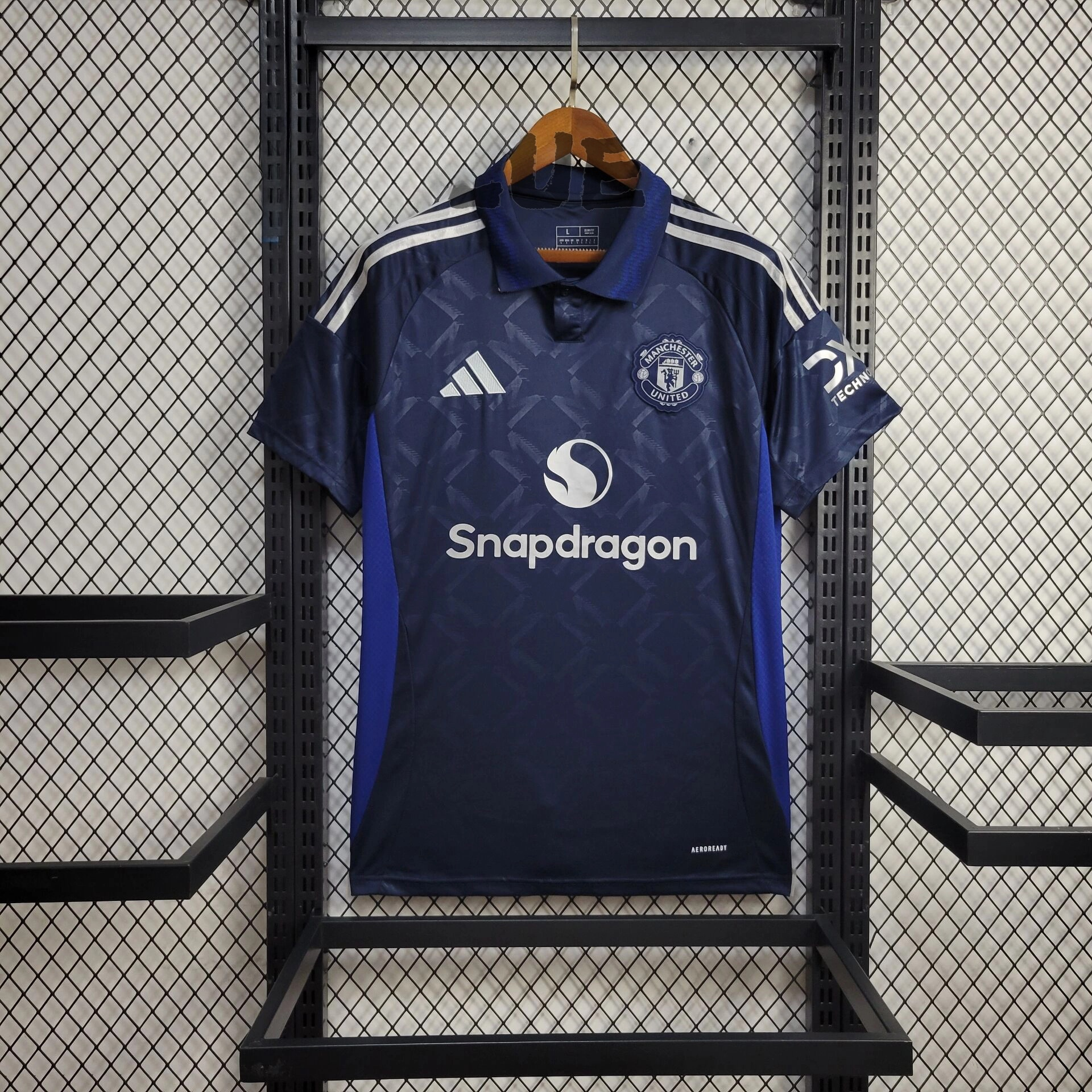 ENTREGA INMEDIATA MANCHESTER UNITED VISITA 2024/25 VERSION FAN