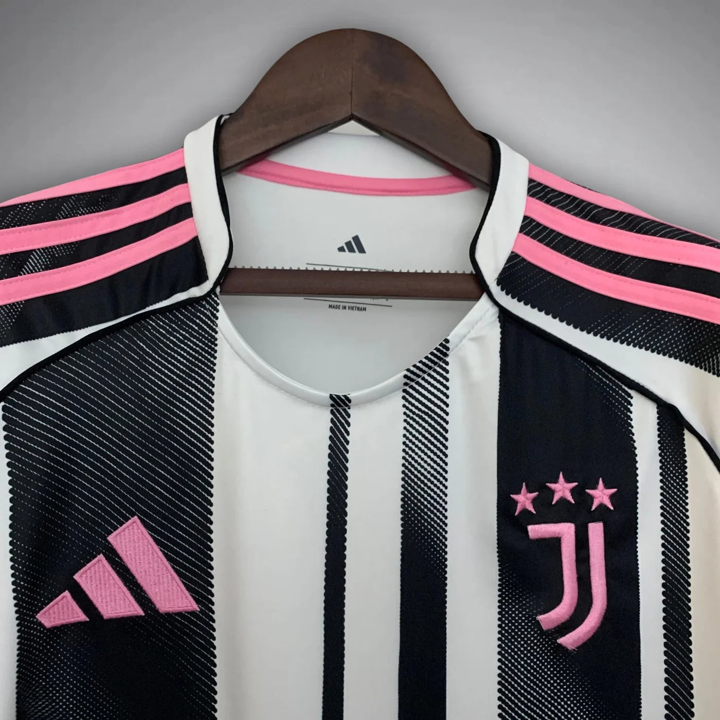 ENTREGA INMEDIATA JUVENTUS LOCAL  2025/26 VERSION FAN