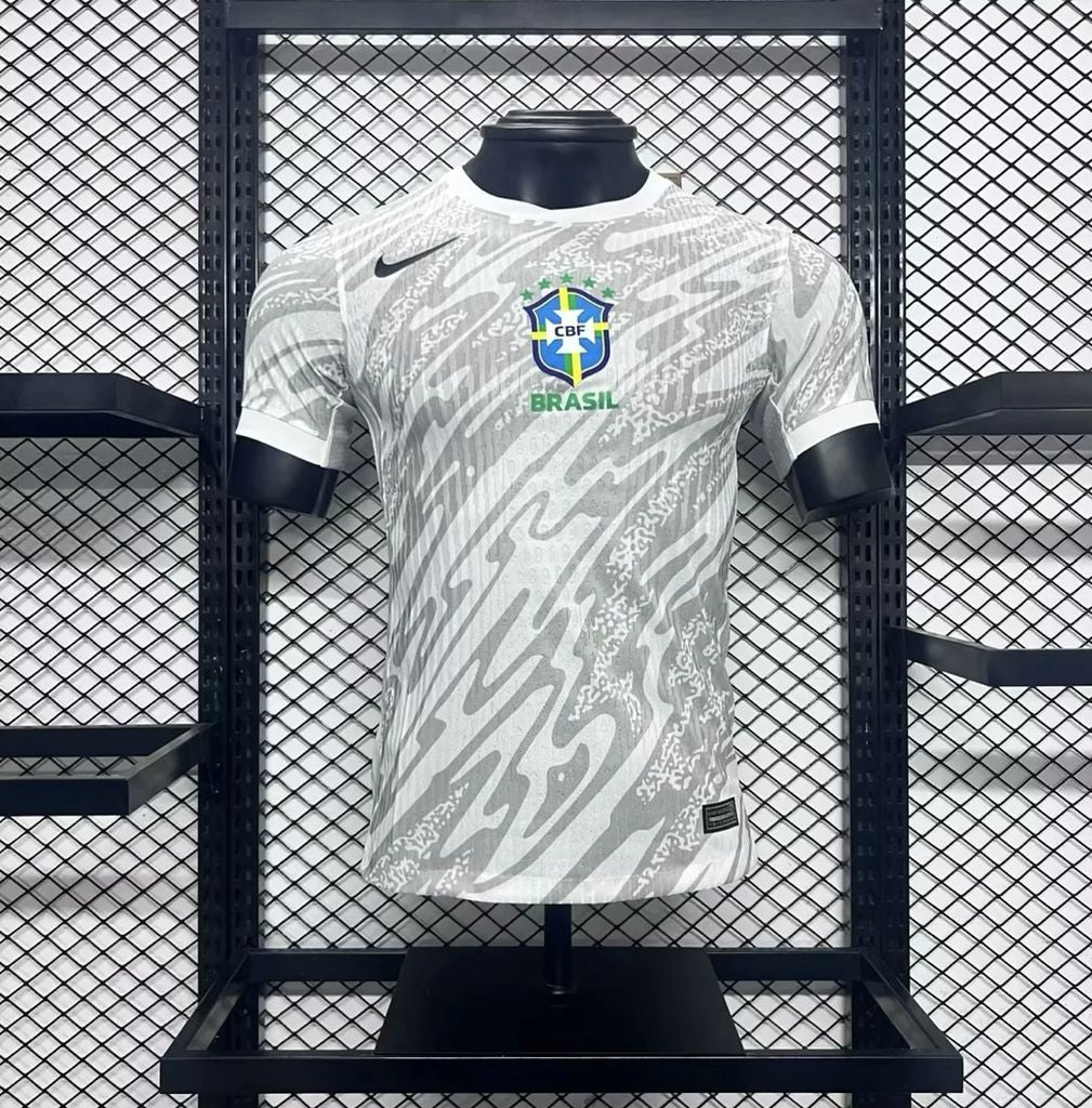 BAJO ENCARGO BRASIL EDICIÓN ESPECIAL BLANCA 2024 VERSIÓN JUGADOR