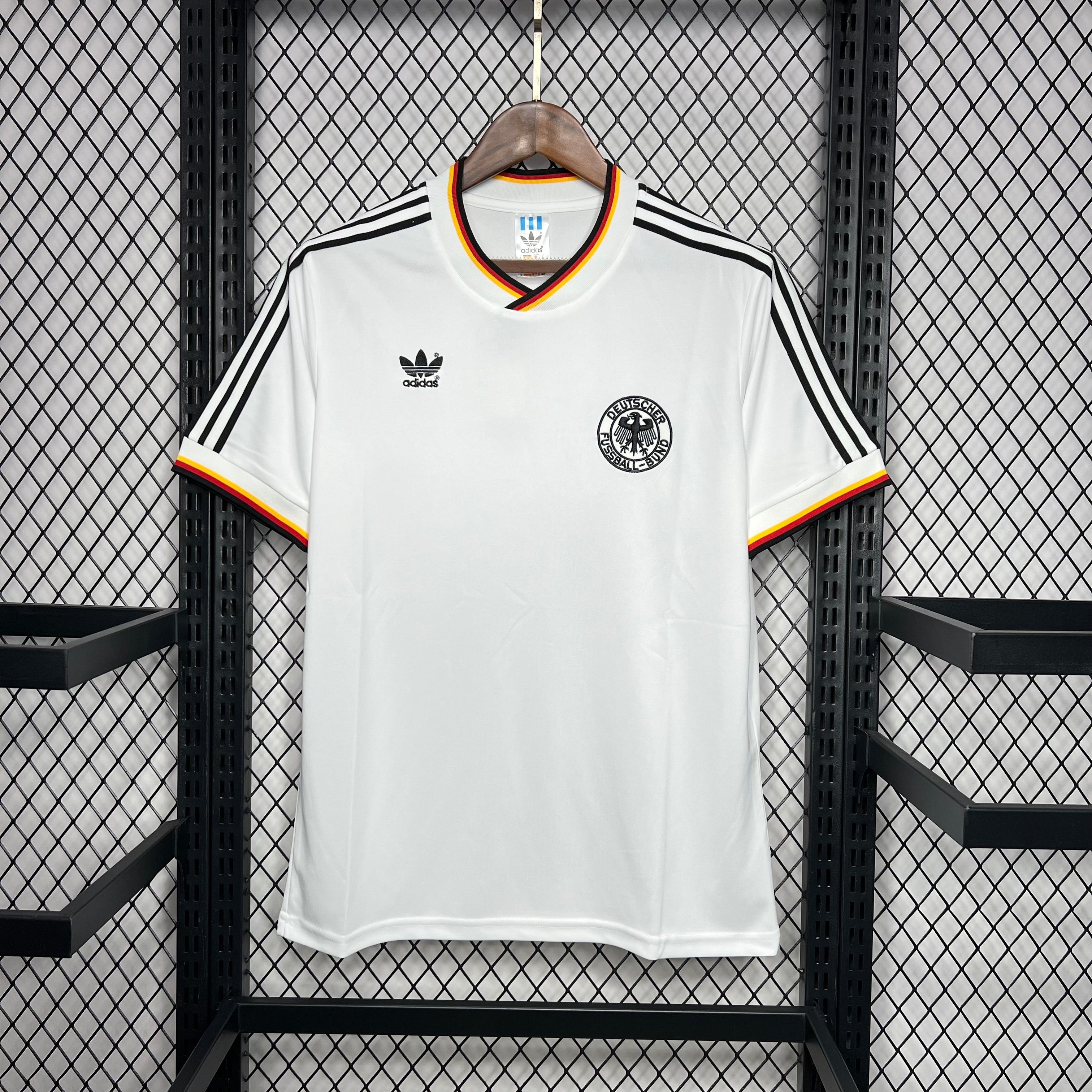 BAJO ENCARGO ALEMANIA LOCAL RETRO  1986 VERSION FAN