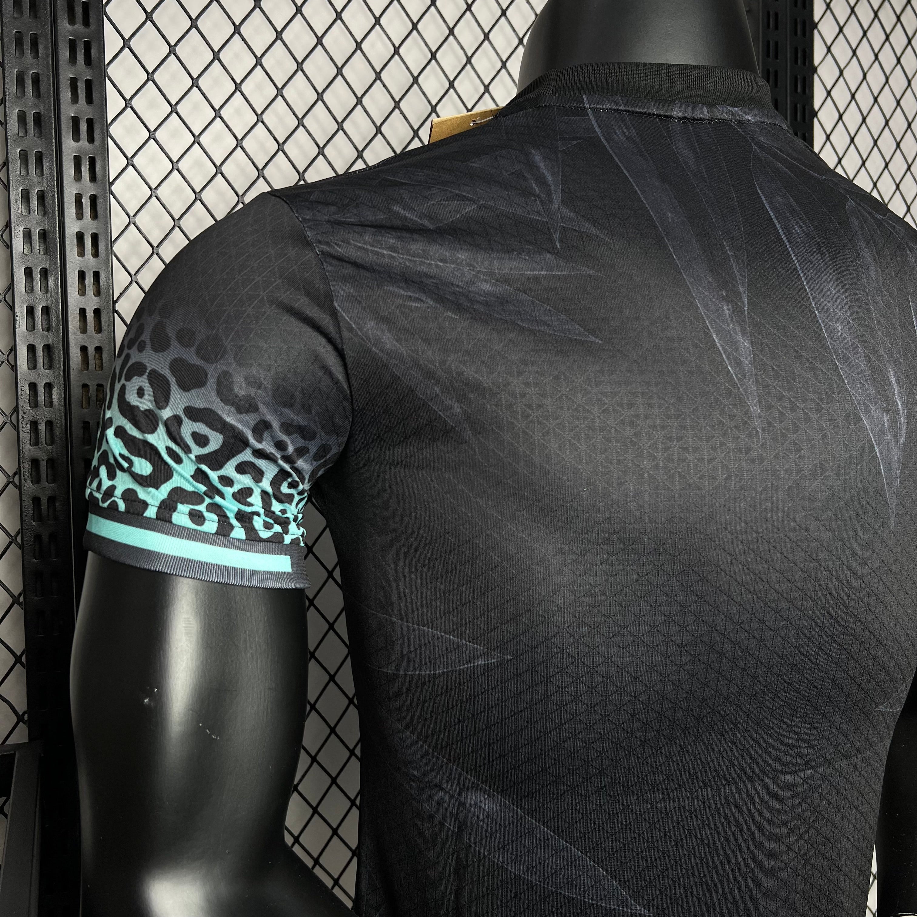 BAJO ENCARGO BRASIL EDICIÓN ESPECIAL NEGRA 2024 VERSIÓN JUGADOR