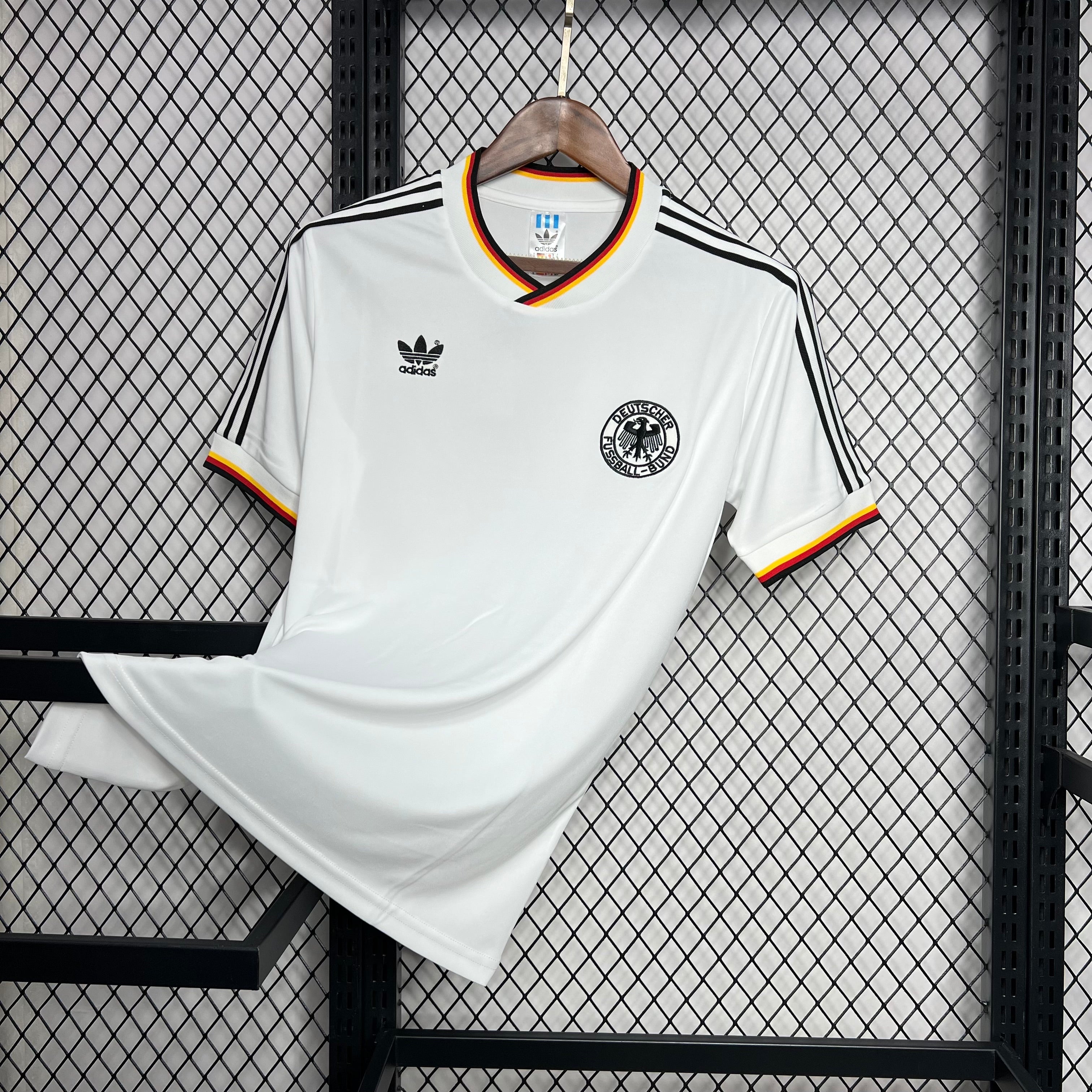 BAJO ENCARGO ALEMANIA LOCAL RETRO  1986 VERSION FAN