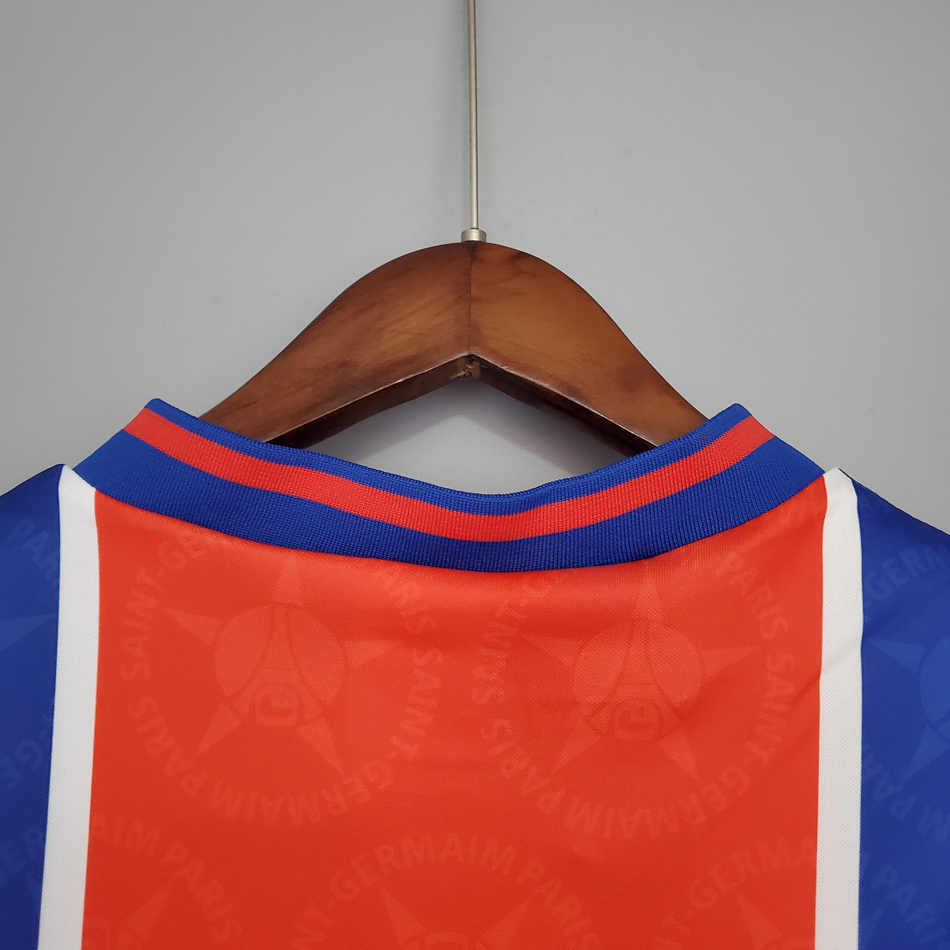 IMMEDIATE DELIVERY PARIS SAINT-GERMAIN HOME 1995-96 RETRO VERSION FAN 