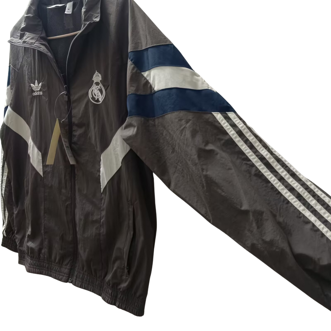 BAJO ENCARGO CHAQUETA REAL MADRID ROMPEVIENTOS