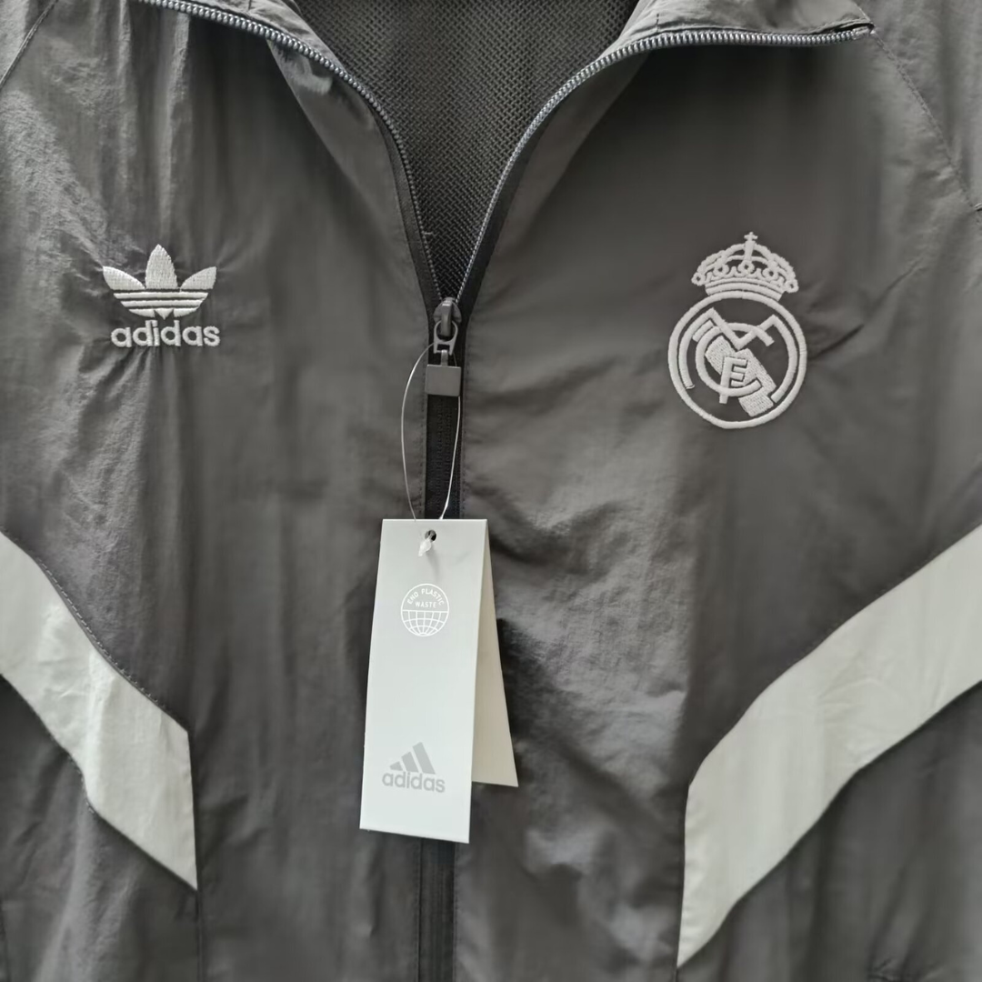 BAJO ENCARGO CHAQUETA REAL MADRID ROMPEVIENTOS