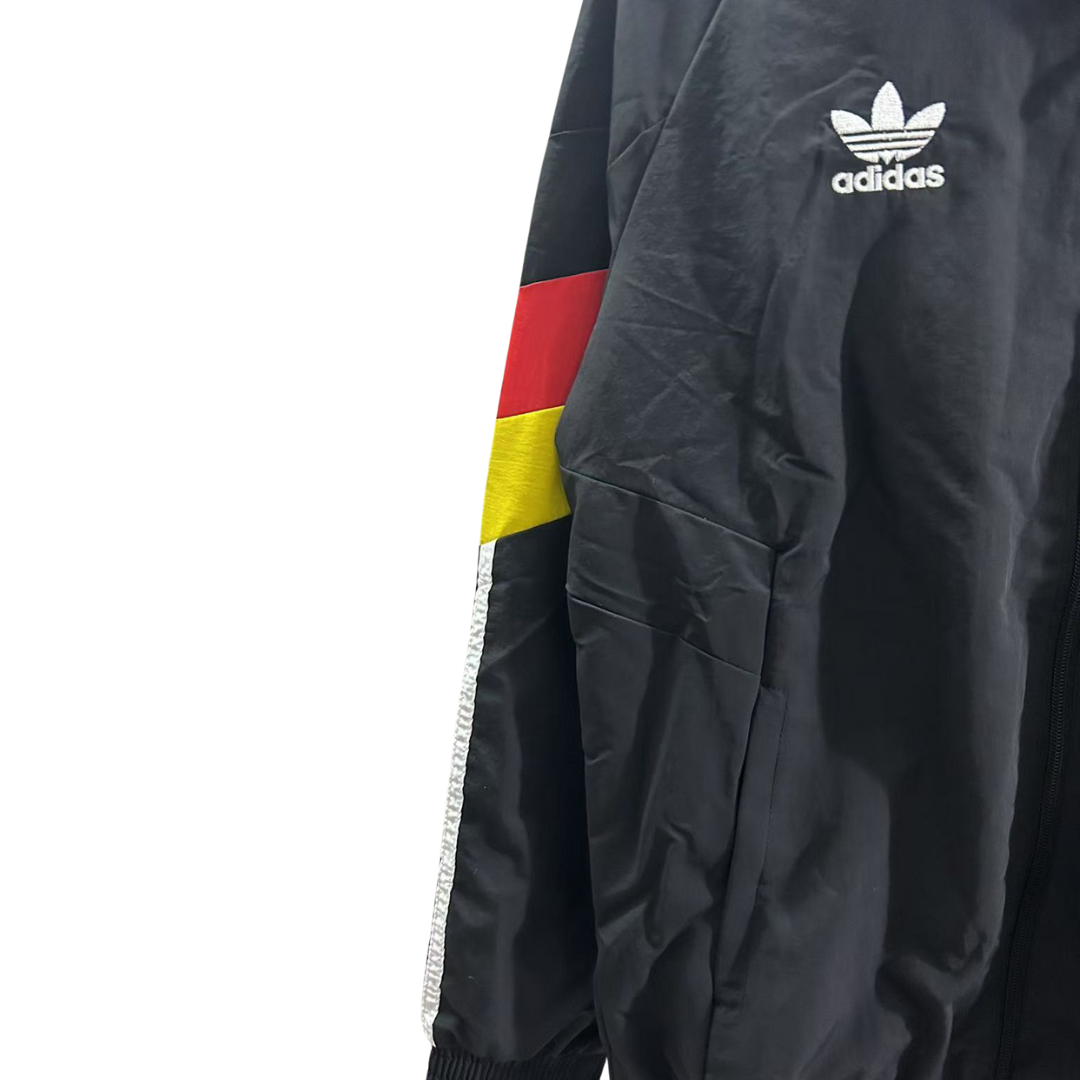 BAJO ENCARGO CHAQUETA ALEMANIA ROMPEVIENTOS