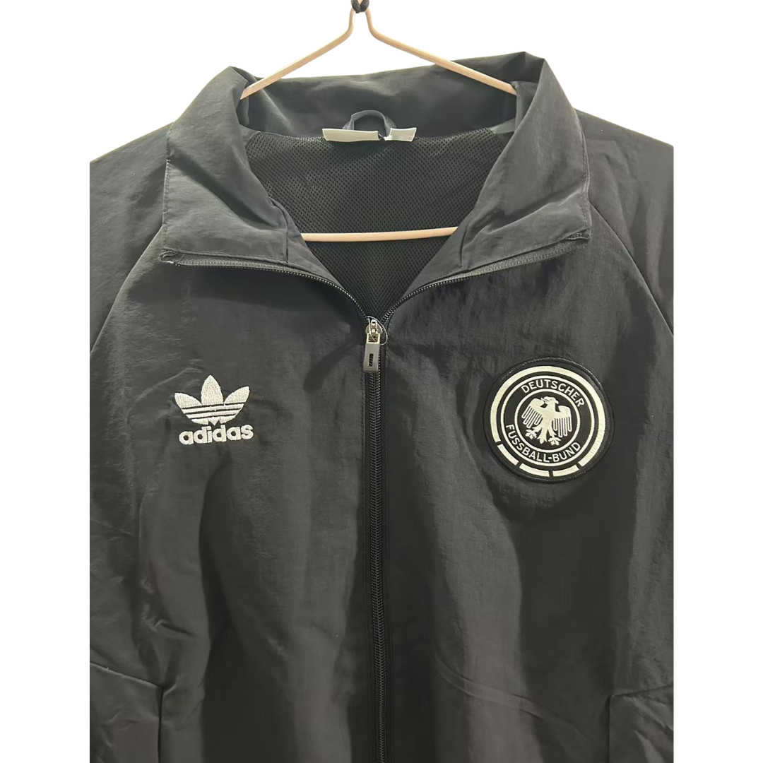 BAJO ENCARGO CHAQUETA ALEMANIA ROMPEVIENTOS