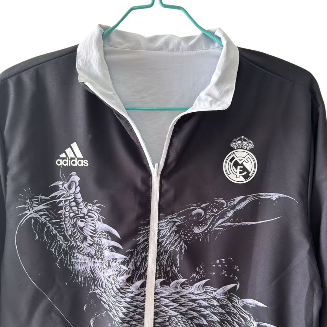 BAJO ENCARGO CHAQUETA REAL MADRID ROMPEVIENTOS REVERSIBLE
