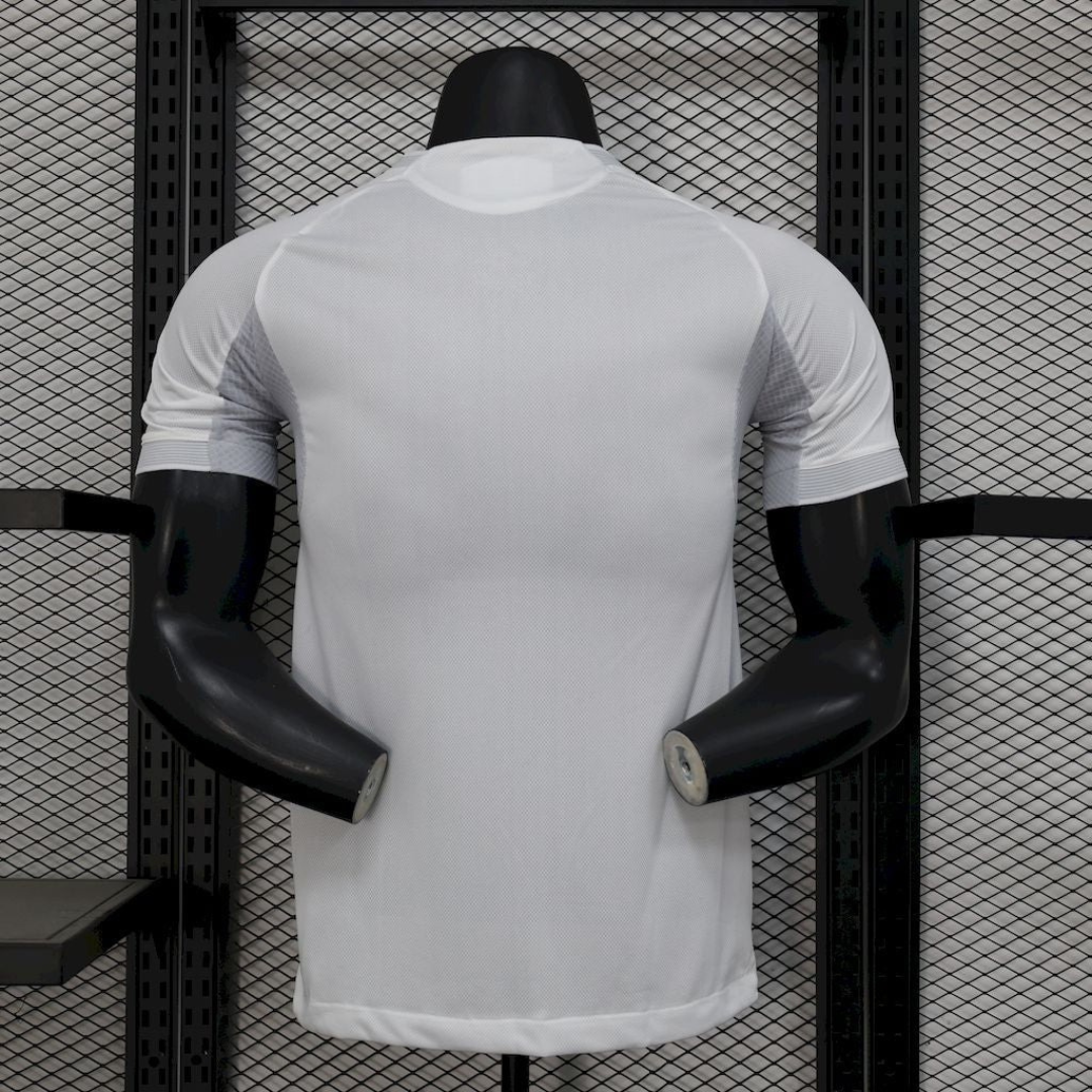BAJO ENCARGO REAL MADRID LOCAL 2025 VERSION JUGADOR