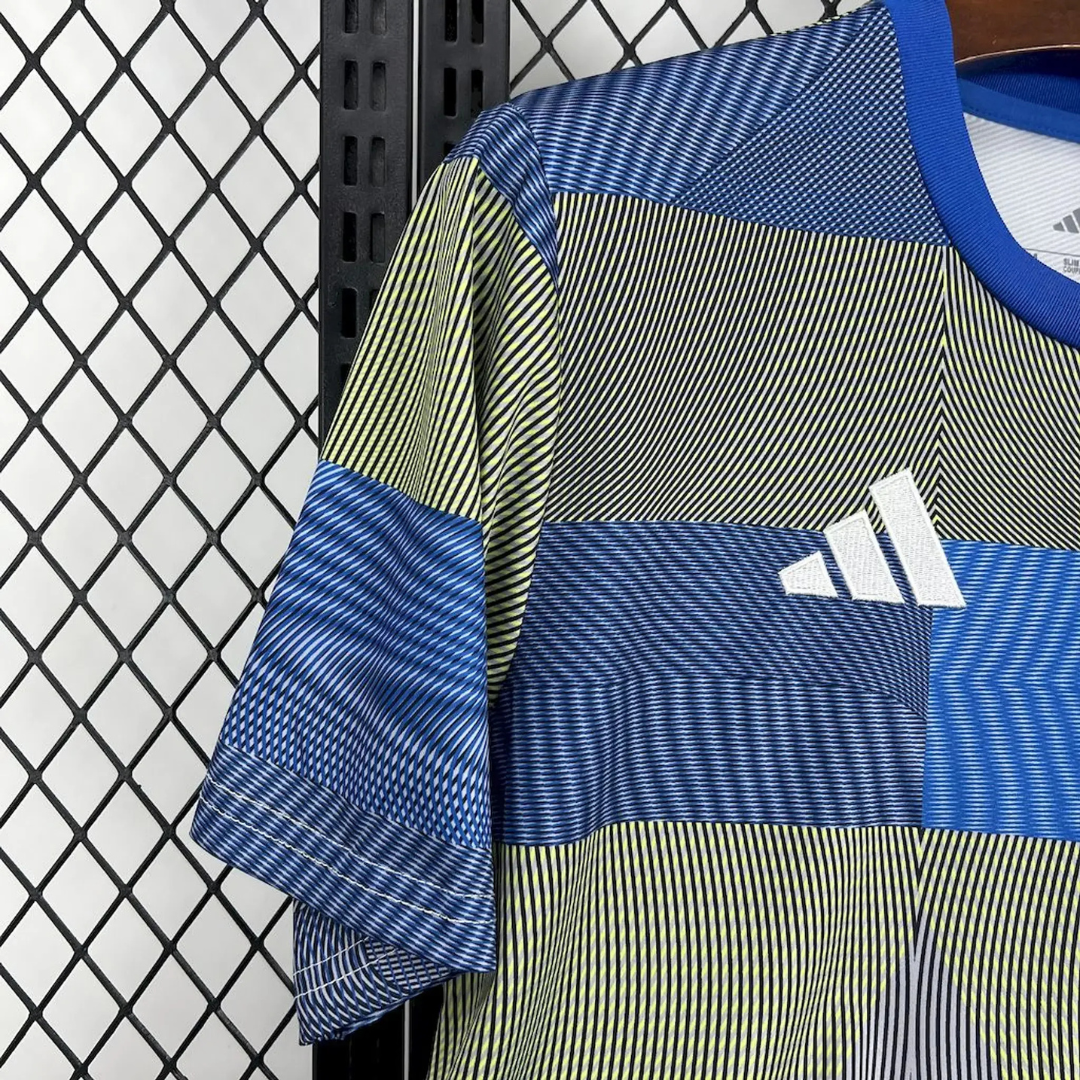 BAJO ENCARGO REAL MADRID PRE-MATCH 2025 VERSION FAN
