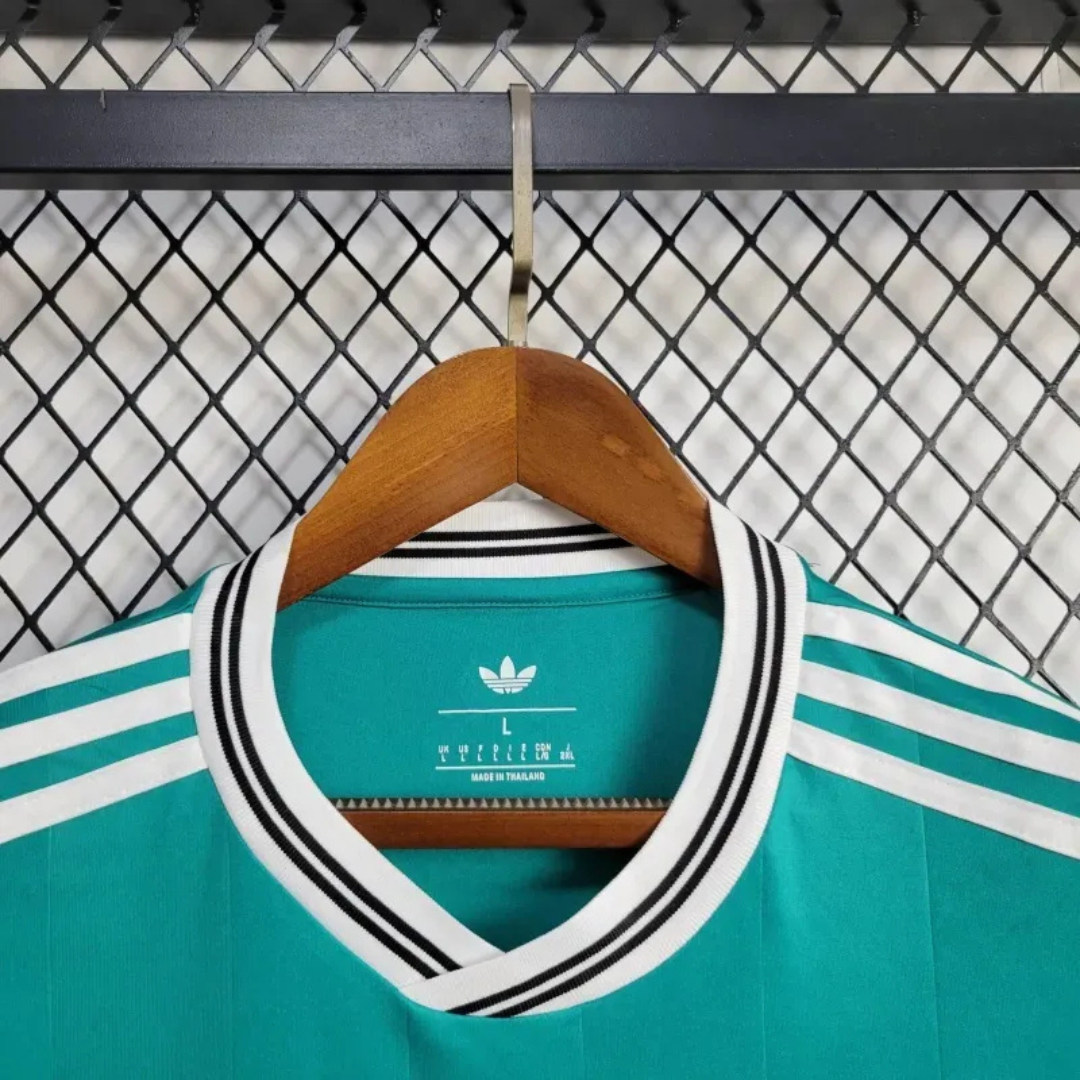 LIVERPOOL THIRD 2025 PLAYER VERSION COMMISSIONED 