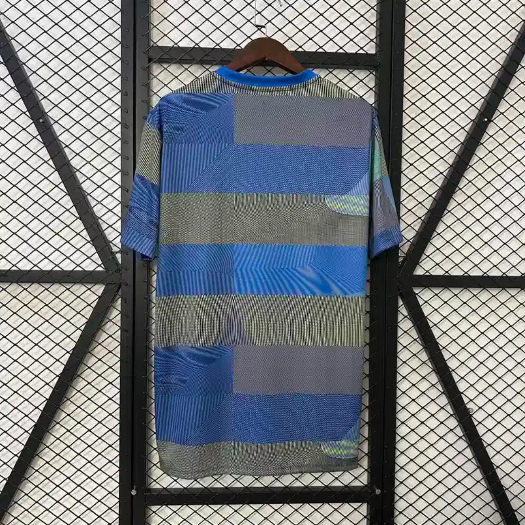 BAJO ENCARGO REAL MADRID ENTRENAMIENTO 2025 VERSION FAN