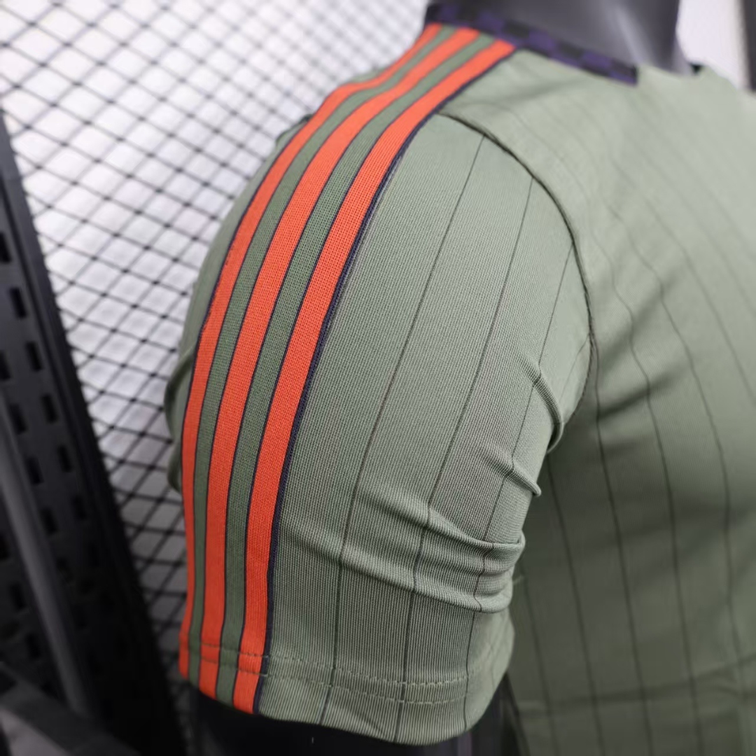 ENTREGA INMEDIATA BAYERN MUNICH TERRACE ICON VERSION FAN