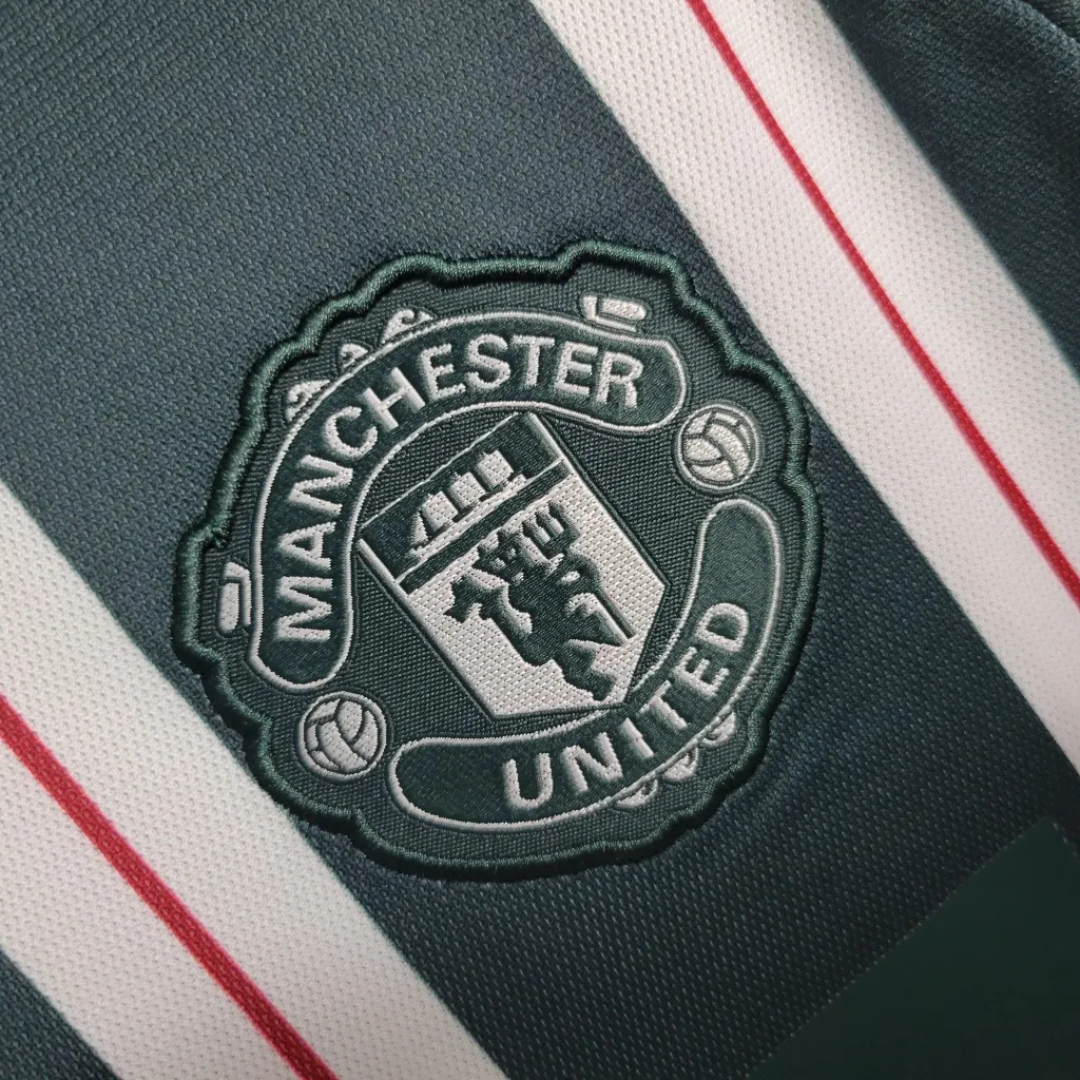 BAJO ENCARGO MANCHESTER UNITED VISITA 2023 VERSION FAN