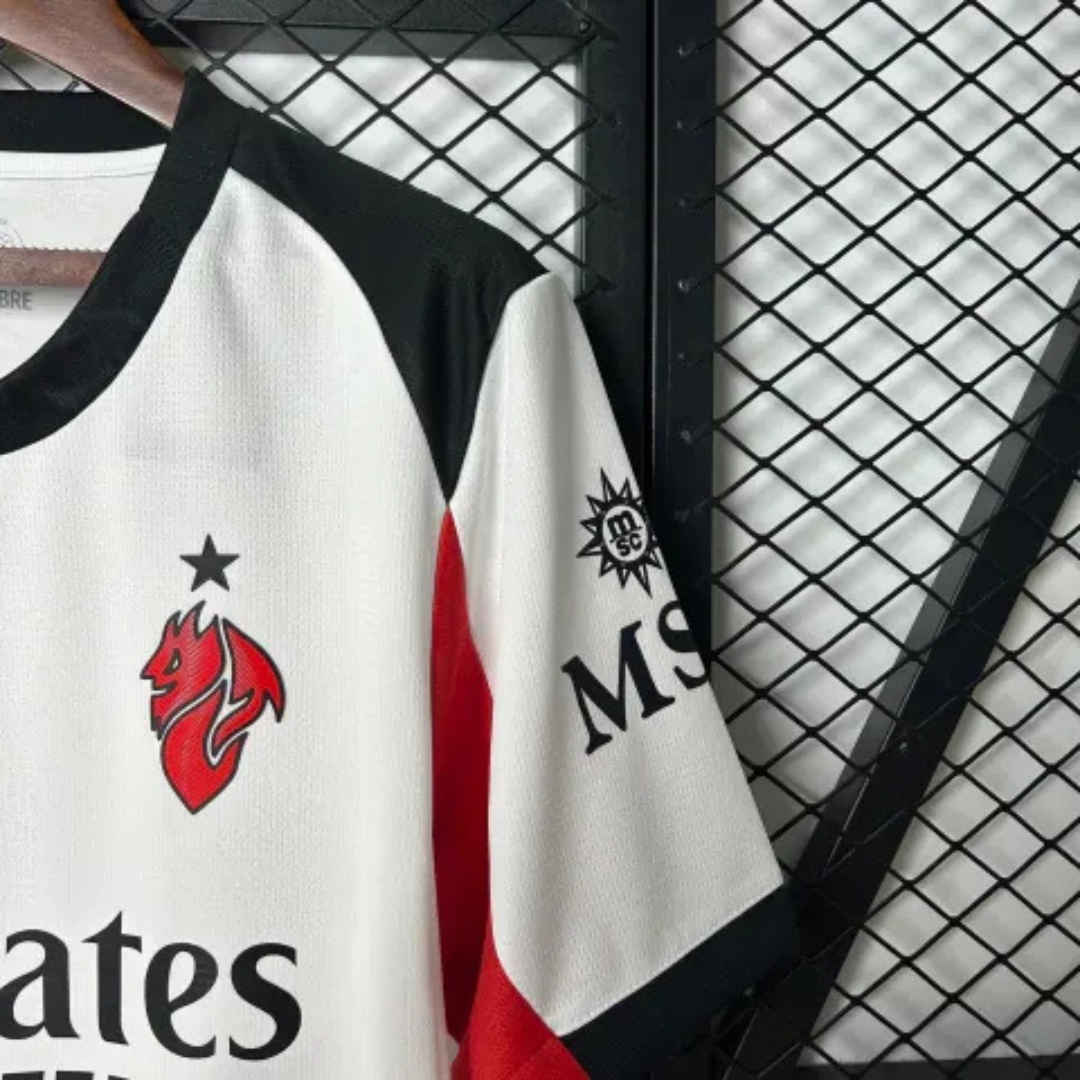 ENTREGA INMEDIATA AC MILAN VISITA 2025 VERSION FAN