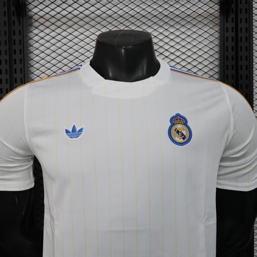ENTREGA INMEDIATA REAL MADRID TERRACE ICON VERSION FAN