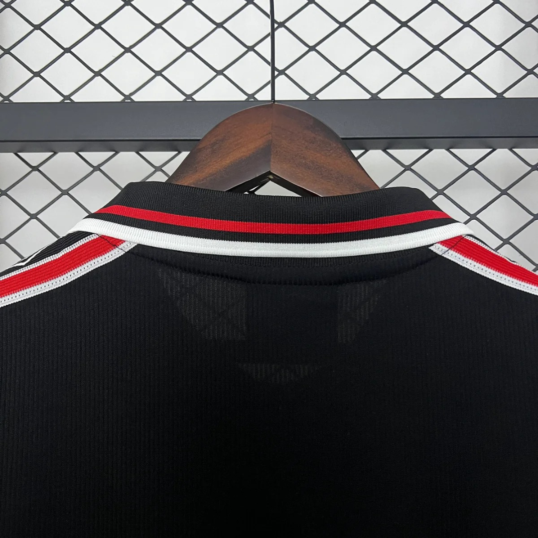 BAJO ENCARGO MANCHESTER UNITED LOCAL BLACK 1998 VERSIÓN FAN