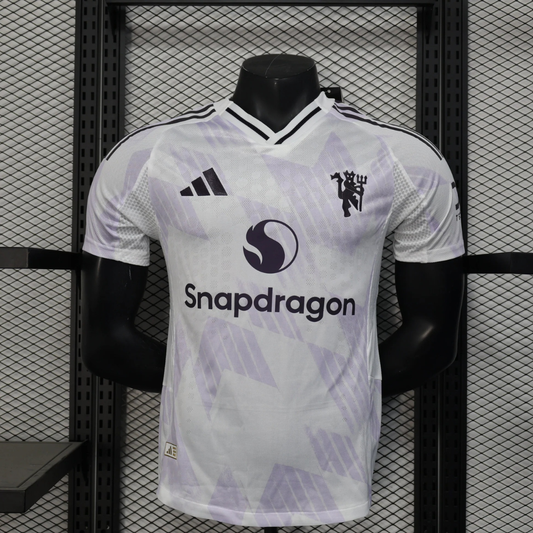 BAJO ENCARGO MANCHESTER UNITED VISITA 2025 VERSION JUGADOR
