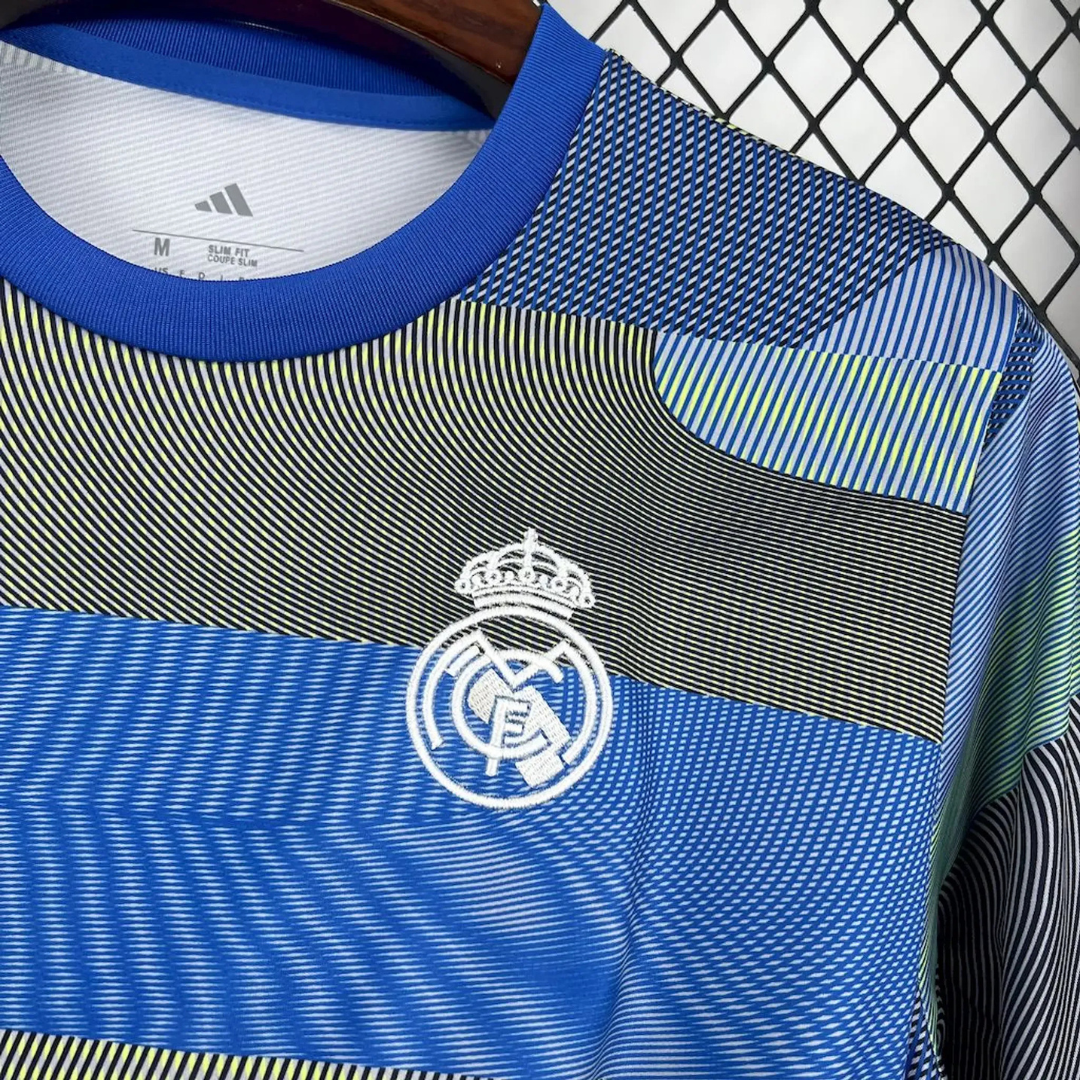 BAJO ENCARGO REAL MADRID PRE-MATCH 2025 VERSION FAN