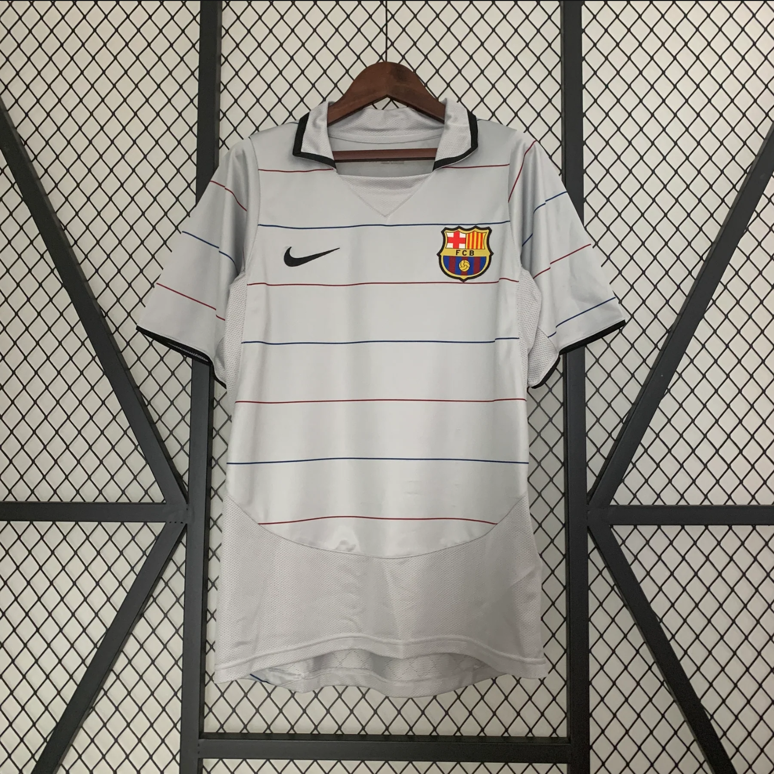 BAJO ENCARGO FC BARCELONA VISITANTE 2004 VERSION FAN