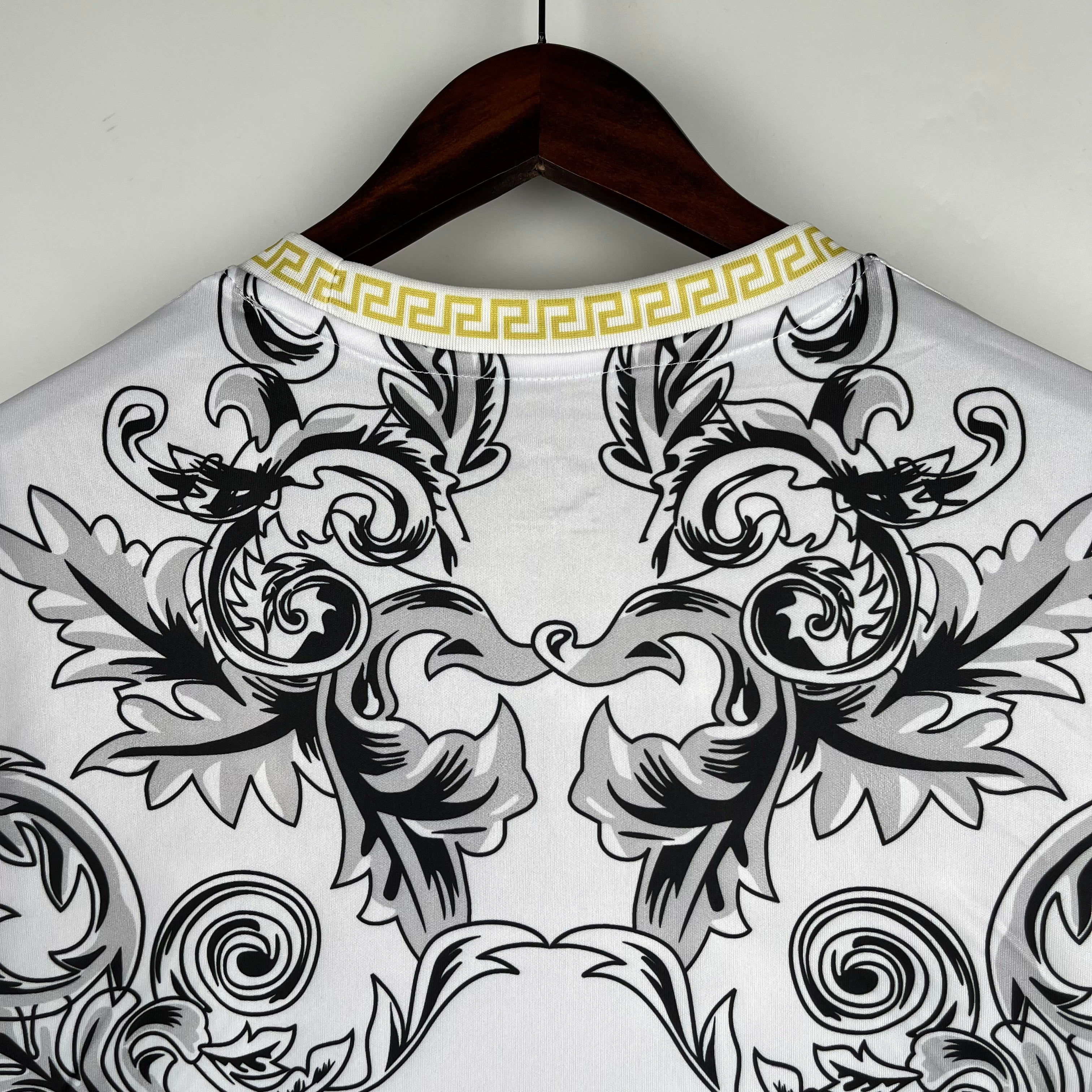 BAJO ENCARGO ITALIA VERSACE WHITE EDITION 2023/24 VERSION FAN