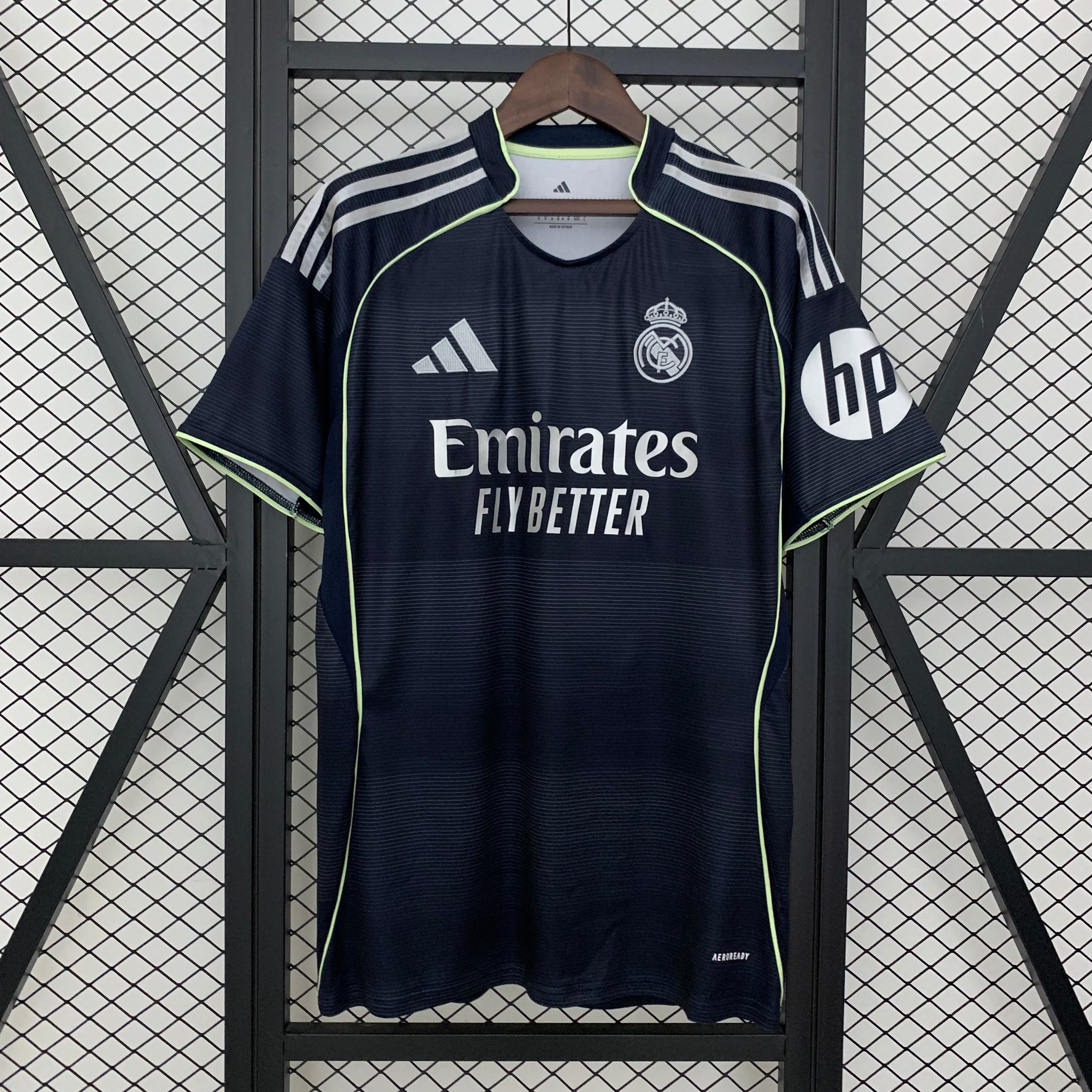 ENTREGA INMEDIATA REAL MADRID  VISITANTE 2025-2026 VERSION FAN